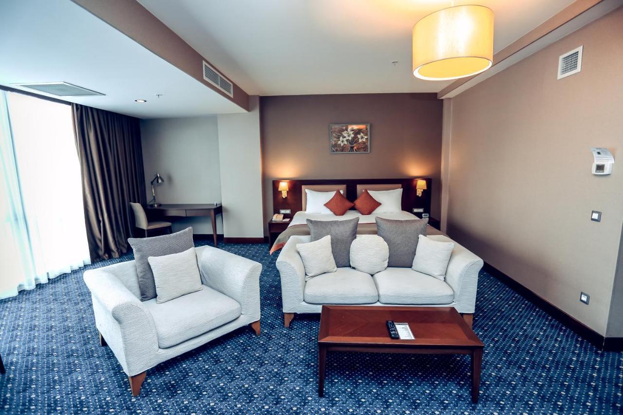 Parkside Hotel & Apartments Baku Exteriör bild