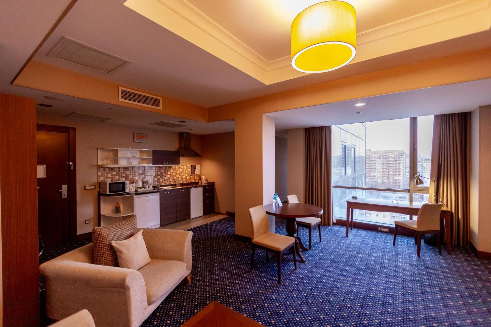 Parkside Hotel & Apartments Baku Exteriör bild